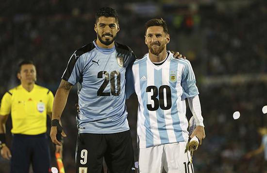 意媒：伊布、费拉拉入选米兰冬奥会火炬传递阵容（意媒称：伊布、费拉拉入选米兰冬奥火炬手名单）