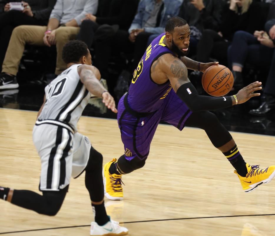 自掏腰包也要来？曝26岁巴西铁腰加盟泰山在即，中场硬度直接升级（曝26岁巴西后腰将签约泰山：或自费成行，中场硬度即时升级）