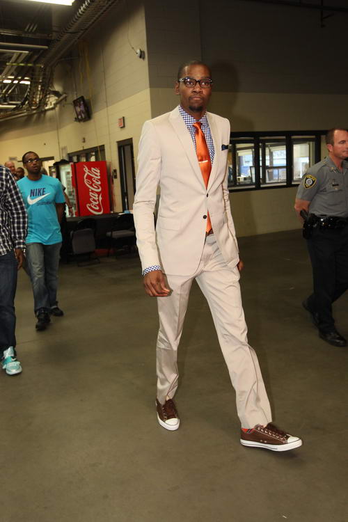 戴伟浚发文疑似告别申花，中国年轻球员的出路究竟在何方？（戴伟浚社媒发声疑与申花告别，中国年轻球员的未来路在何处？）