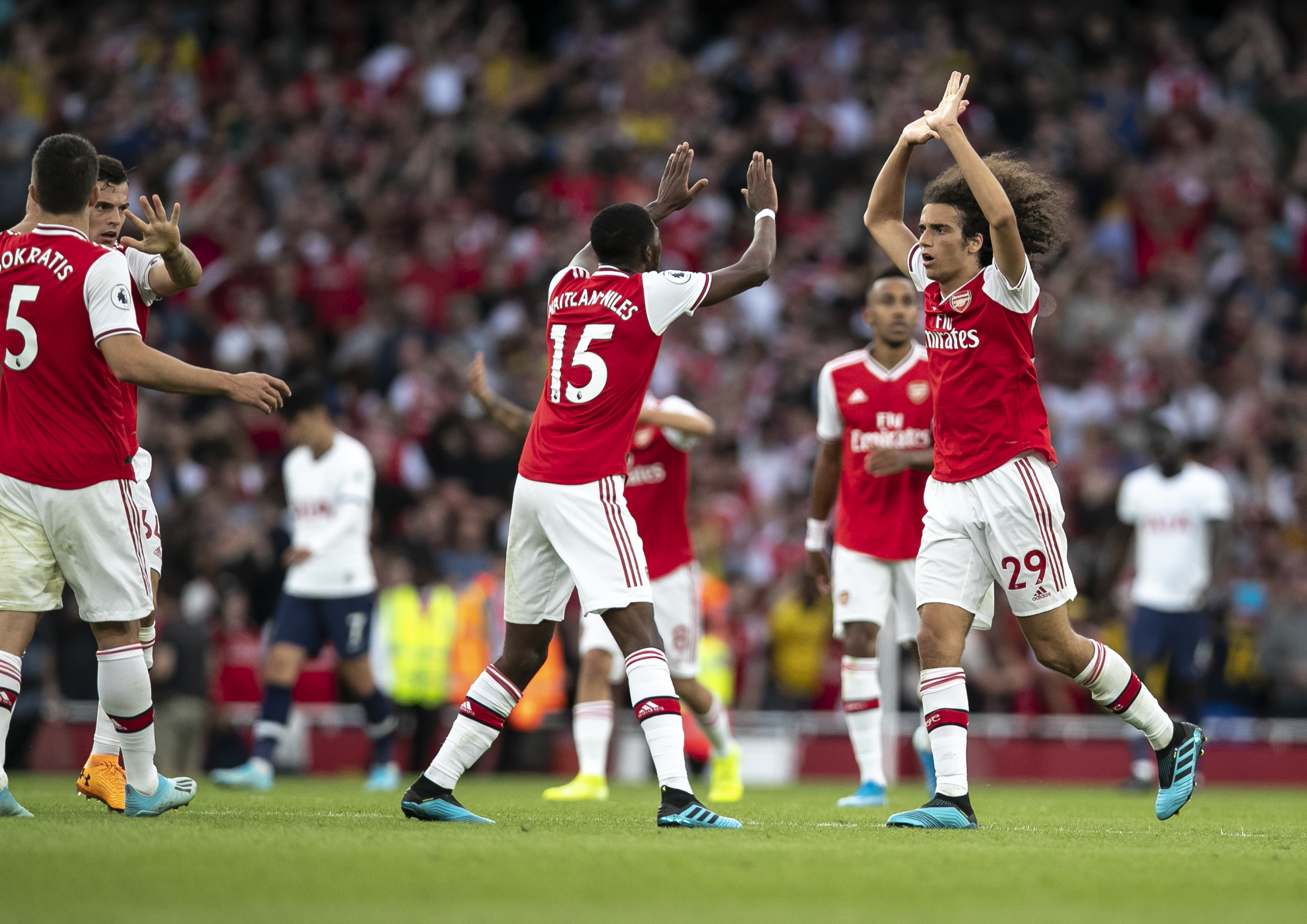 女子篮球联盟赛季焦点球员表现（女篮联赛本季明星球员表现盘点）