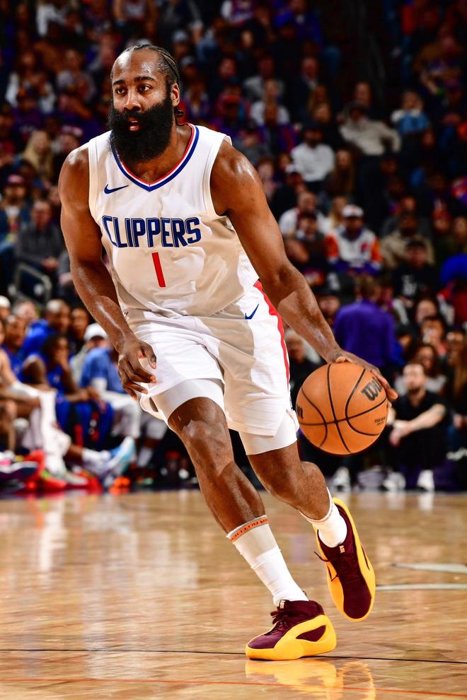 中超历年冠军回顾：深圳健力宝夺元年冠军，海港完成三连冠（回望中超历届冠军：深圳健力宝问鼎元年，海港成就三连冠）