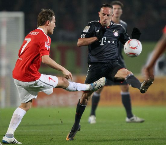 克尼佩尔赛季第7次砍下25+，其他所有新秀后卫合计6次（克尼佩尔本季第7次拿下25+，其余新秀后卫合计仅6次）