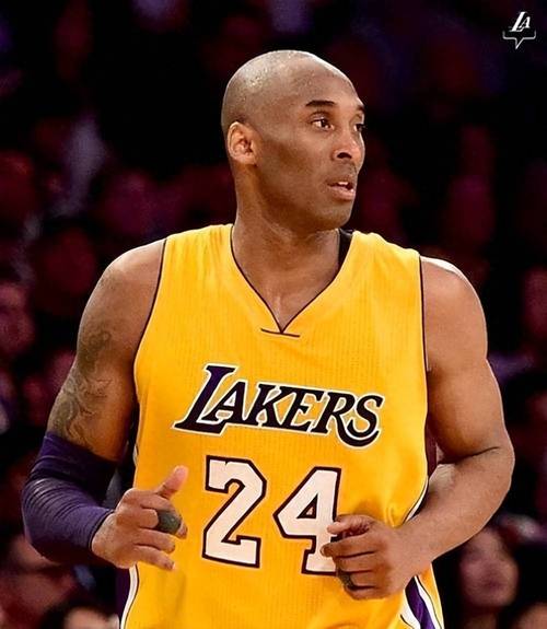 巴萨vs毕尔巴鄂竞技：莱万多夫斯基、亚马尔首发，拉波尔特、尼科-威廉斯出战（巴萨迎战毕尔巴鄂竞技：莱万、亚马尔先发，拉波尔特与尼科-威廉斯登场）