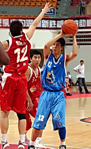 总局副局长张家胜会见阿迪高管，将在青少年足球领域开展合作（总局副局长张家胜会晤阿迪高层，携手推进青少年足球合作）