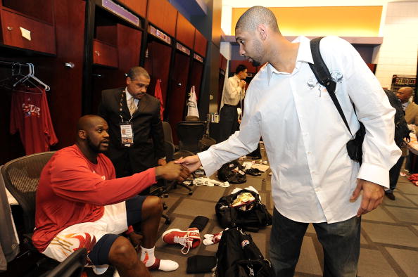 TA：曼联有B费1年选择续约条款，沙特、欧洲一些俱乐部关注他（英媒：曼联握有B费一年续约选项，沙特及多家欧洲俱乐部关注）