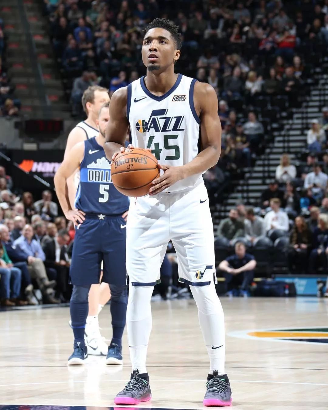 时隔579天复出，原巴萨梯队球员埃德加-耶重新回到球场（离场579天后，前巴萨梯队球员埃德加-耶完成复出重返赛场）